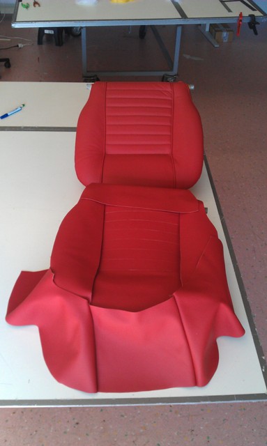 Masserati herbekleden autostoelen o.jpg